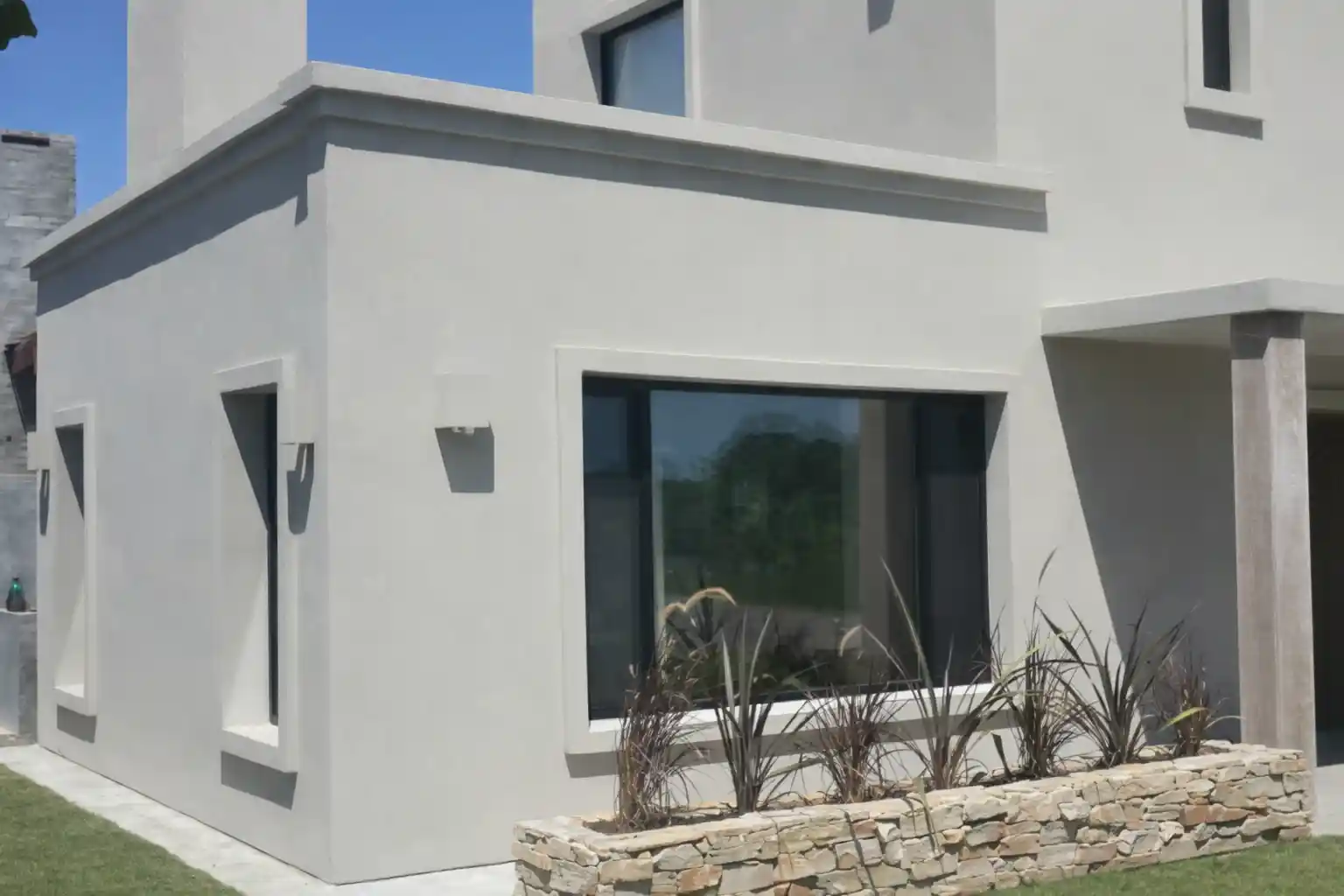 Casa minimalista Steel Frame en Funes - Imagen 2